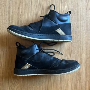 Nike Mens Air Jordan
Fadeaway A01329-017
Black Basketball Shoe